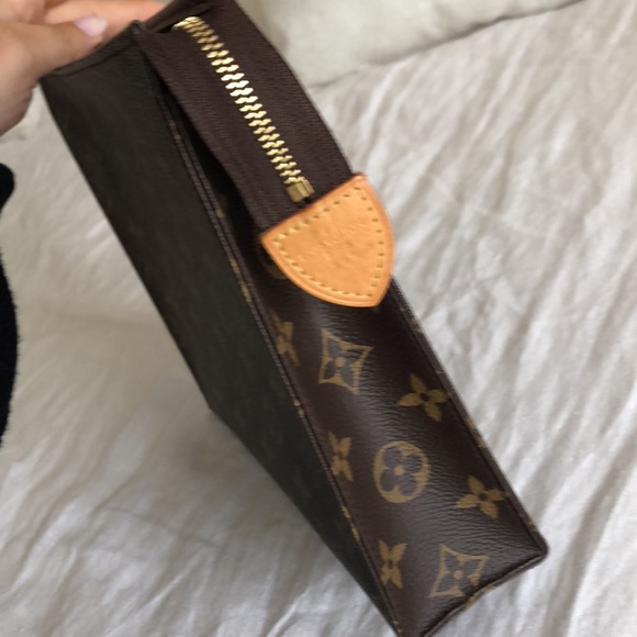 Louis Vuitton Clutch - Picture 4 of 8